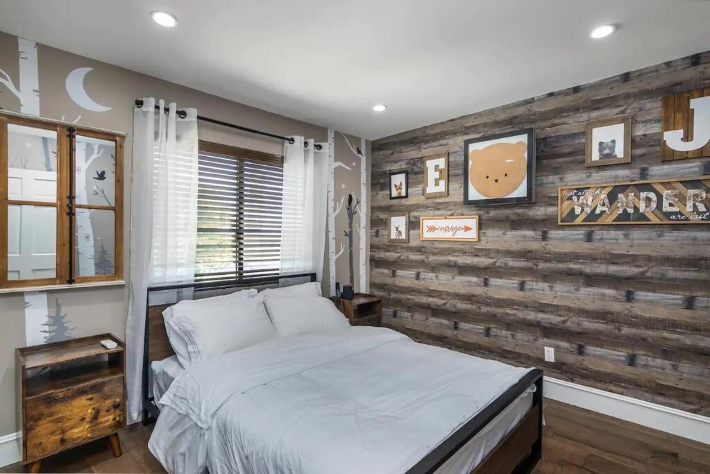 Gorgeous W/pool, Spa, B-ball Court&view! Villa