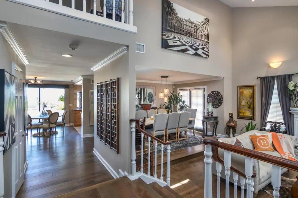 Pousada Gorgeous W/pool, Spa, B-ball Court & View!
