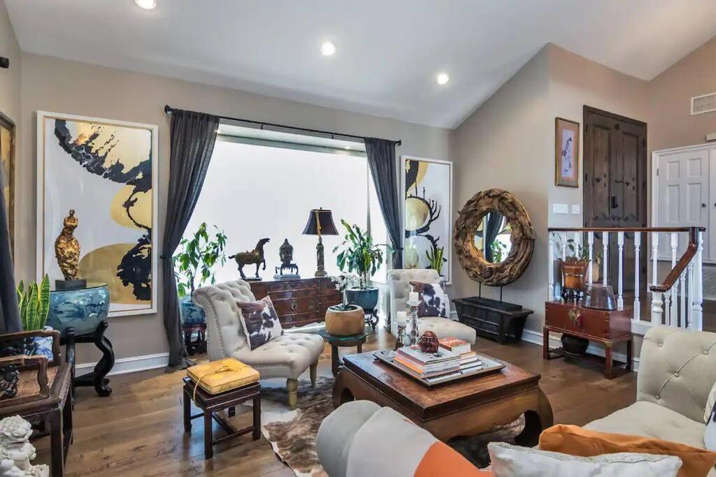 Pousada Gorgeous W/pool, Spa, B-ball Court & View!