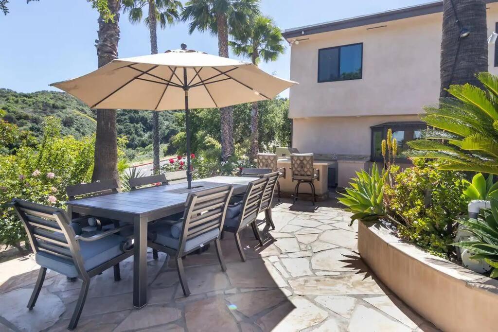 Gorgeous W/pool, Spa, B-ball Court & View! Pousada *